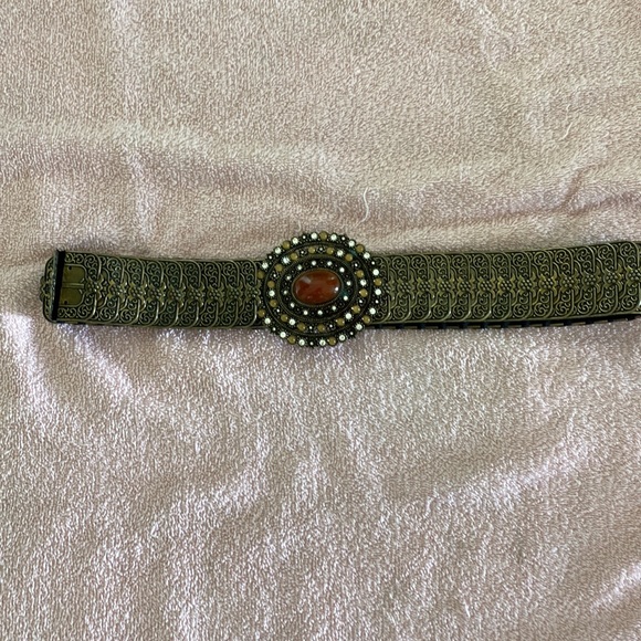 Metal chain link style belt with hook closure and round beaded buckle. Stretch. - Picture 2 of 8